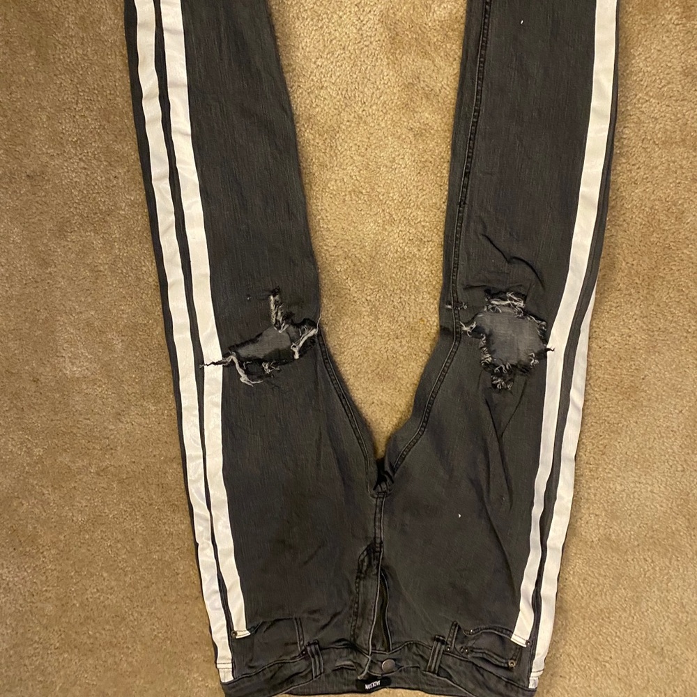 Grey slim jeans distressed with stripes